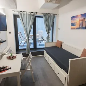 Apartmán Peaceful Basement With Terrace & Free Gym, Budapešť