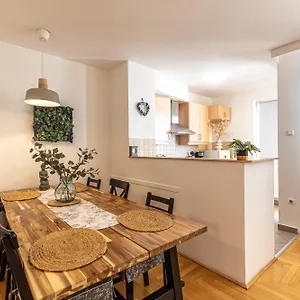 Appartamento Gozsdu White Raven 305, Budapest
