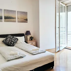 Gold Rose With 3 Apartment